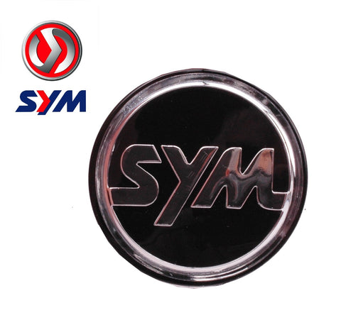 STICKER LOGO OEM | SYM OP VOORKAP 40MM